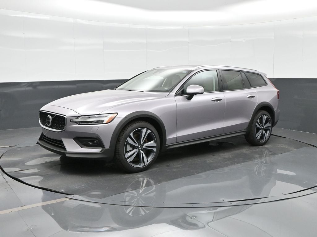 2026 Volvo V60 Cross Country B5 Plus