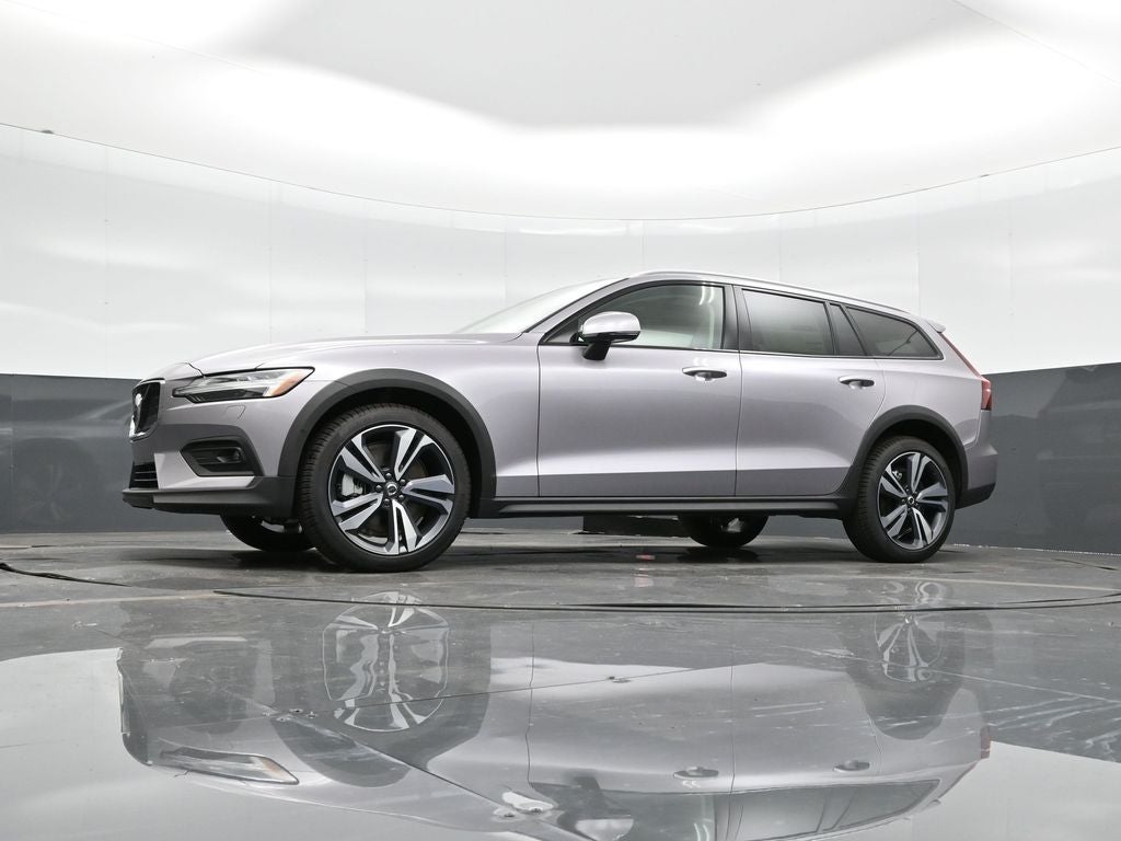 2026 Volvo V60 Cross Country B5 Plus