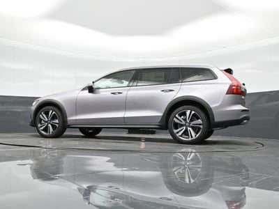 2026 Volvo V60 Cross Country B5 Plus