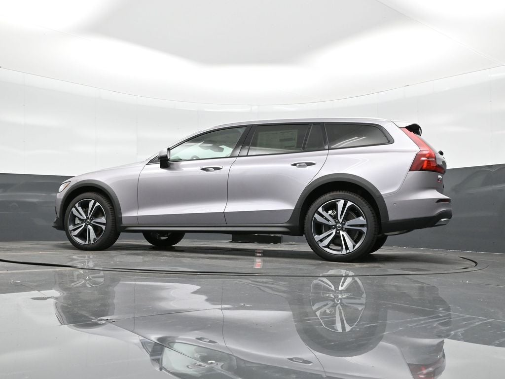 2026 Volvo V60 Cross Country B5 Plus