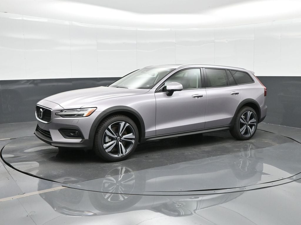 2026 Volvo V60 Cross Country B5 Plus