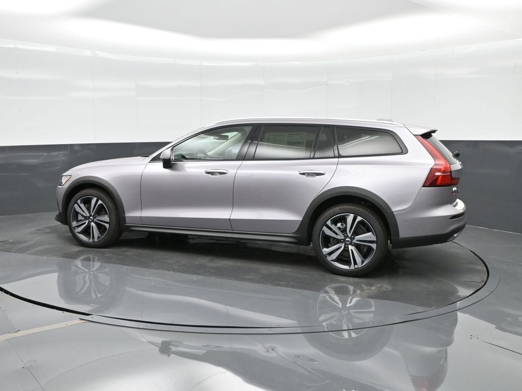 2026 Volvo V60 Cross Country B5 Plus