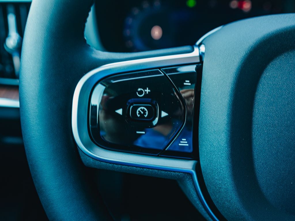 2025 Volvo V60 Cross Country B5 Plus