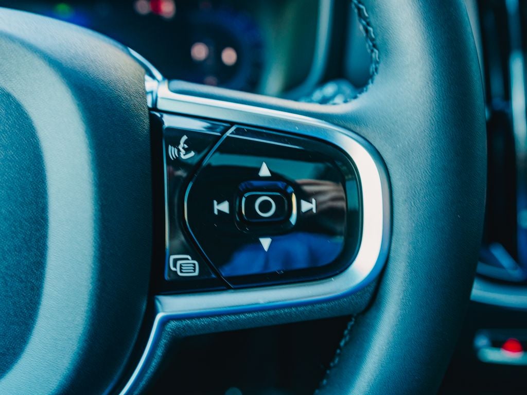 2025 Volvo V60 Cross Country B5 Plus