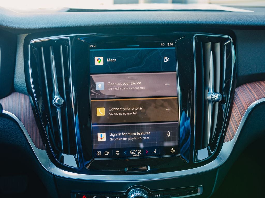 2025 Volvo V60 Cross Country B5 Plus