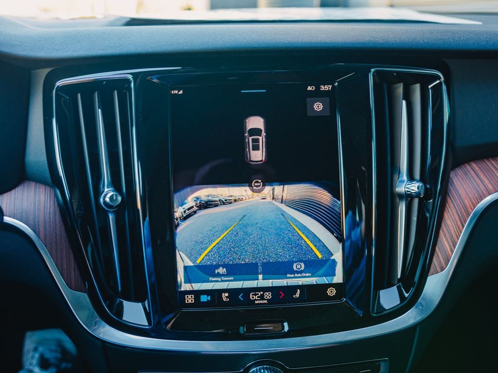 2025 Volvo V60 Cross Country B5 Plus