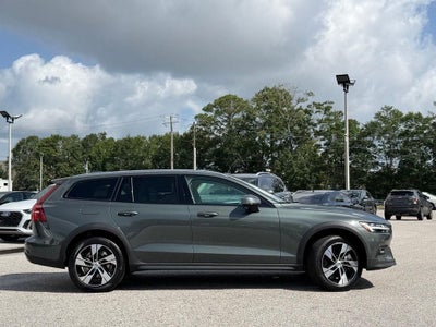 2026 Volvo V60 Cross Country B5 Plus