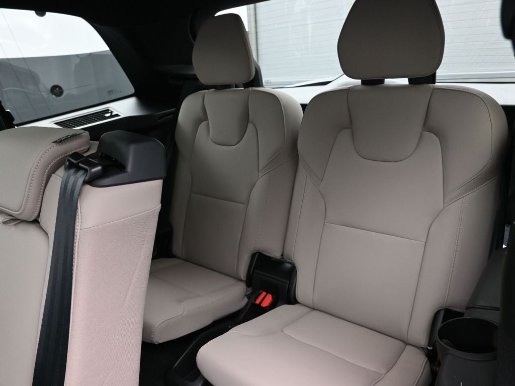 2026 Volvo XC90 B5 Plus