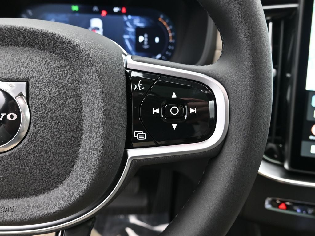 2026 Volvo XC90 B5 Plus