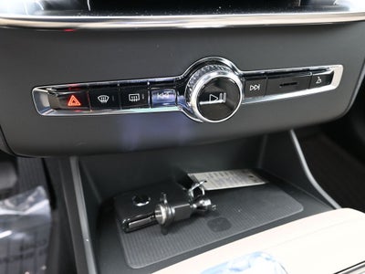 2026 Volvo XC90 B5 Plus