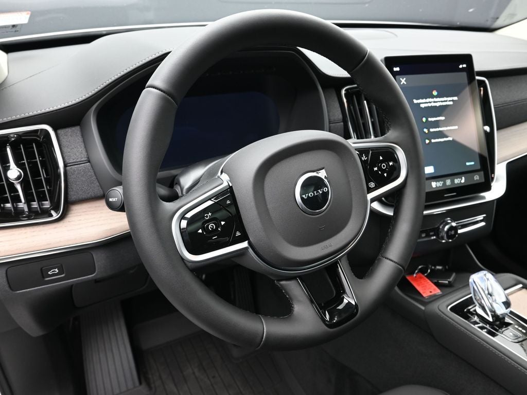 2026 Volvo XC90 B5 Plus