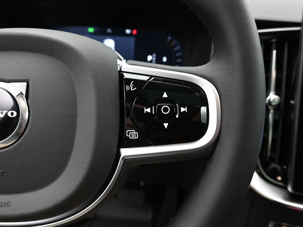 2026 Volvo XC90 B5 Plus