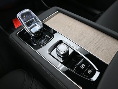 2026 Volvo XC90 B5 Plus