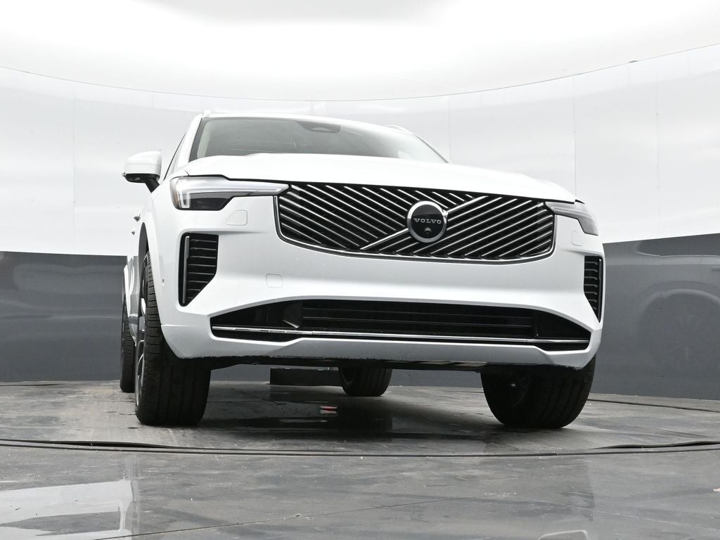 2026 Volvo XC90 B5 Plus