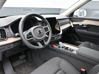 2026 Volvo XC90 B5 Plus