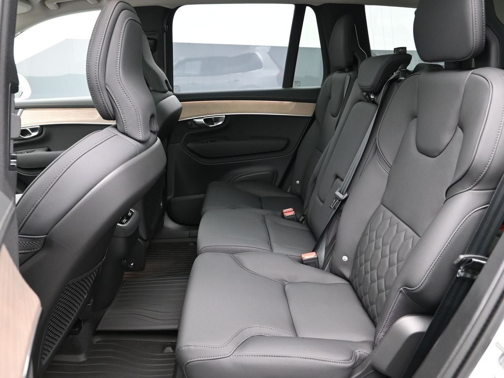 2026 Volvo XC90 B5 Plus