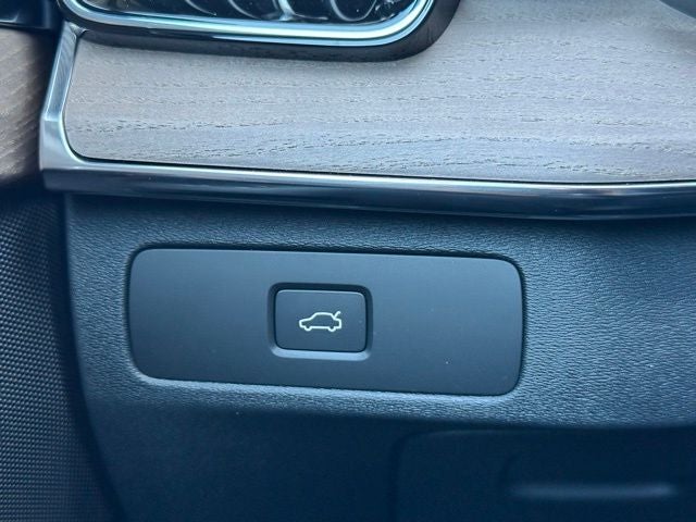 2026 Volvo XC90 B5 Core