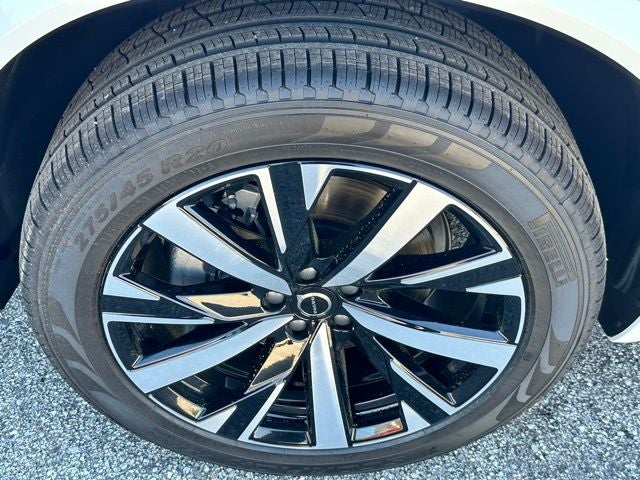 2026 Volvo XC90 B5 Core