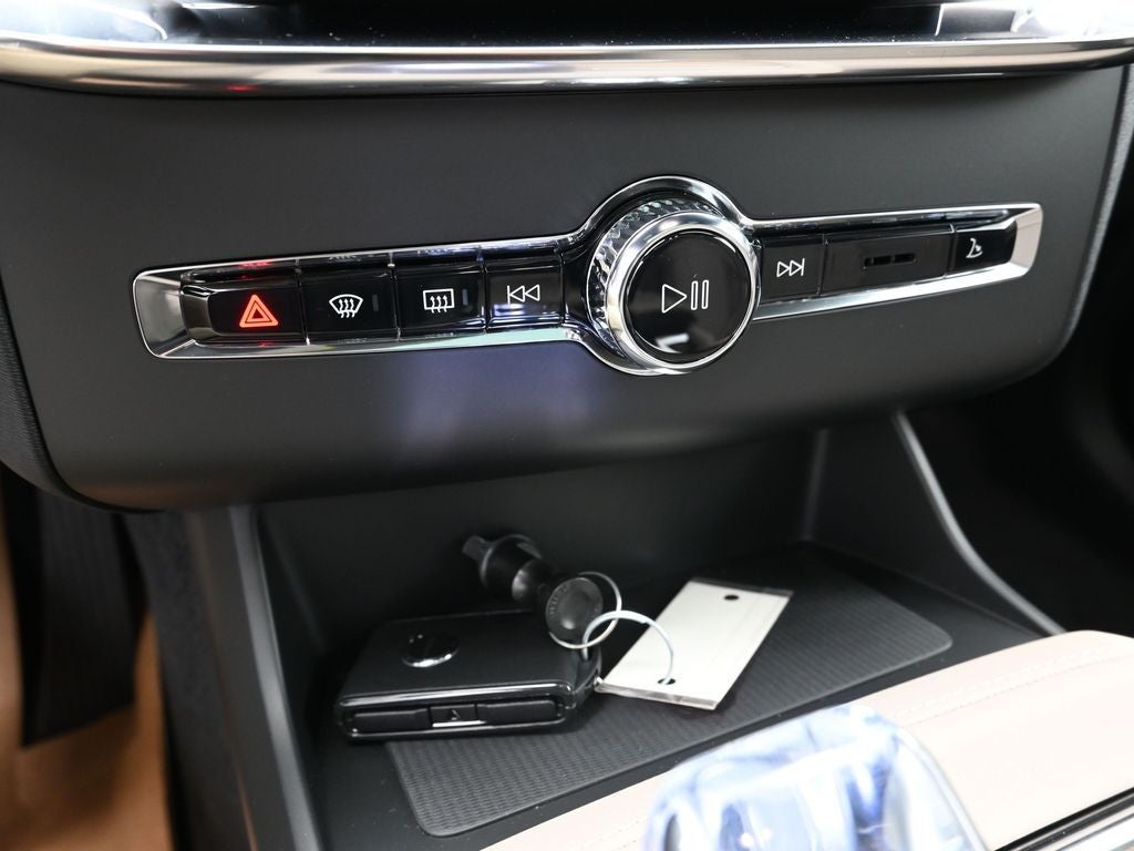 2026 Volvo XC90 B5 Core