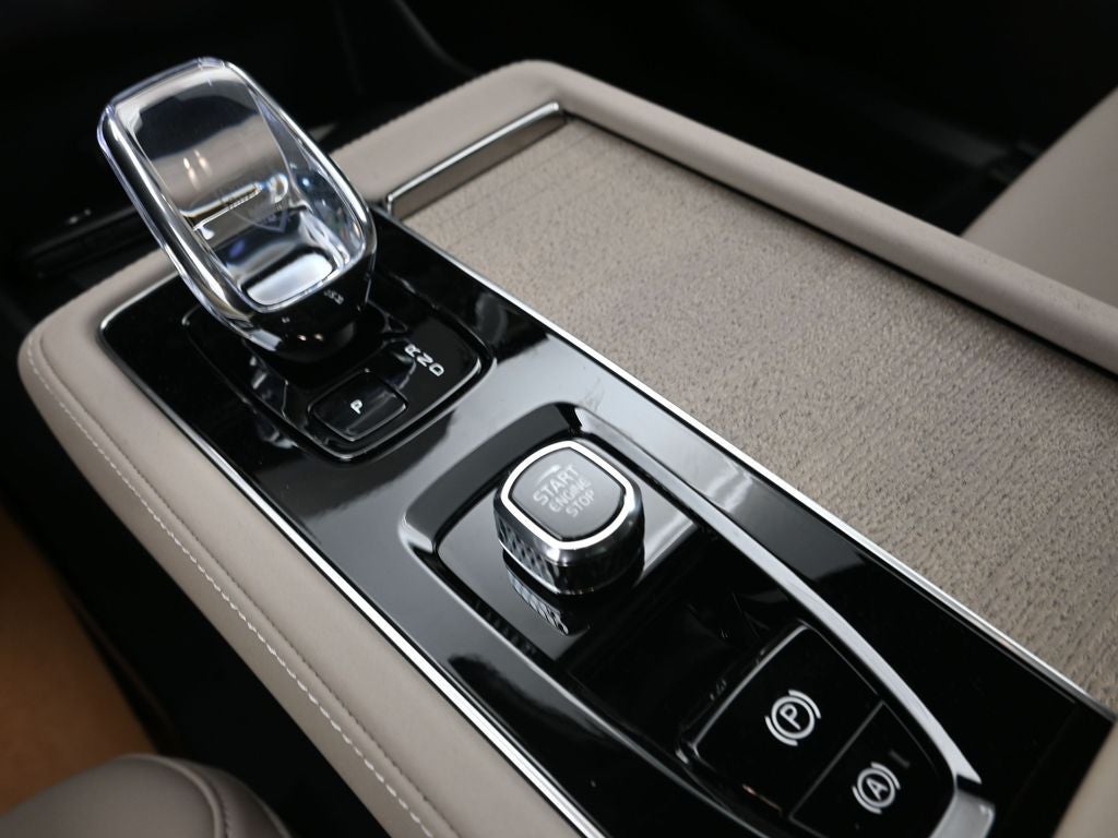 2026 Volvo XC90 B5 Core