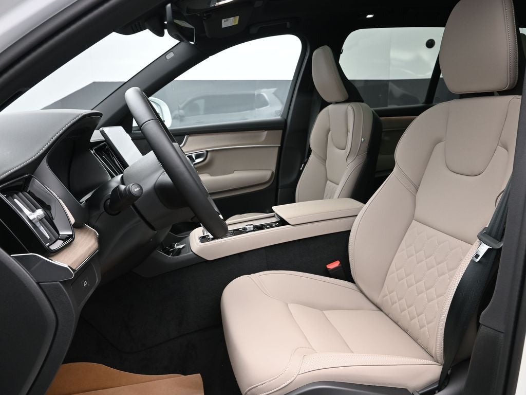 2026 Volvo XC90 B5 Core