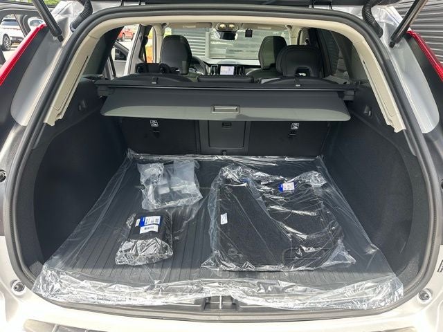 2025 Volvo XC60 B5 Plus