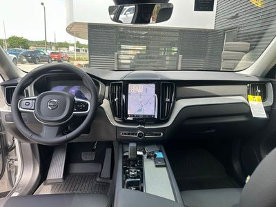 2025 Volvo XC60 B5 Plus
