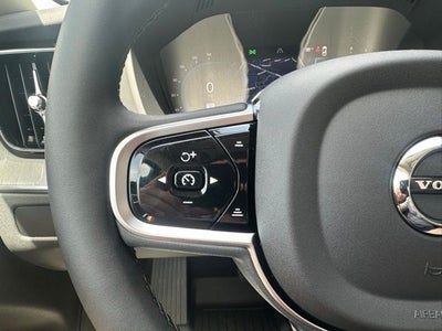 2025 Volvo XC60 B5 Plus