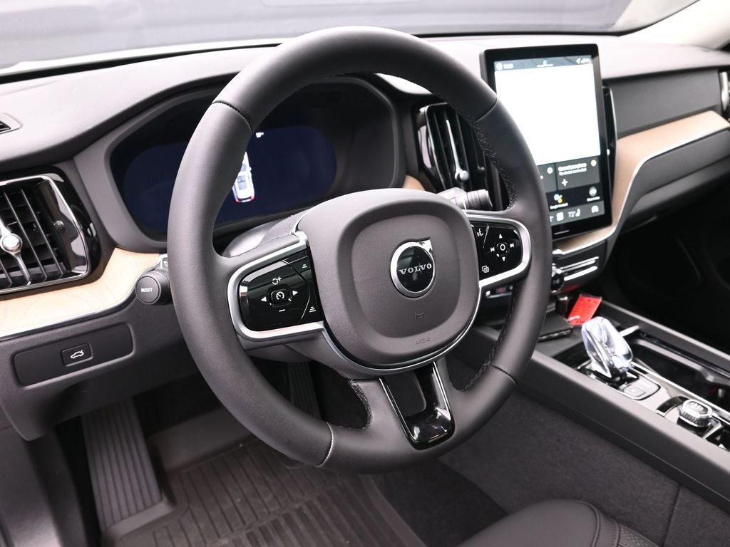 2026 Volvo XC60 B5 Plus