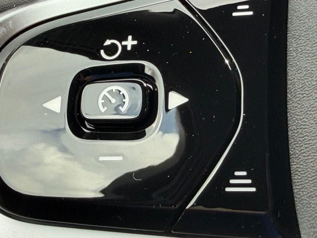 2026 Volvo XC60 B5 Ultra Black Edition