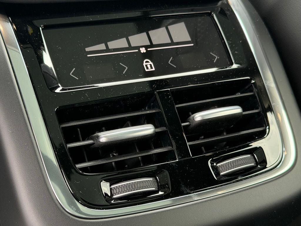 2026 Volvo XC60 B5 Ultra Black Edition