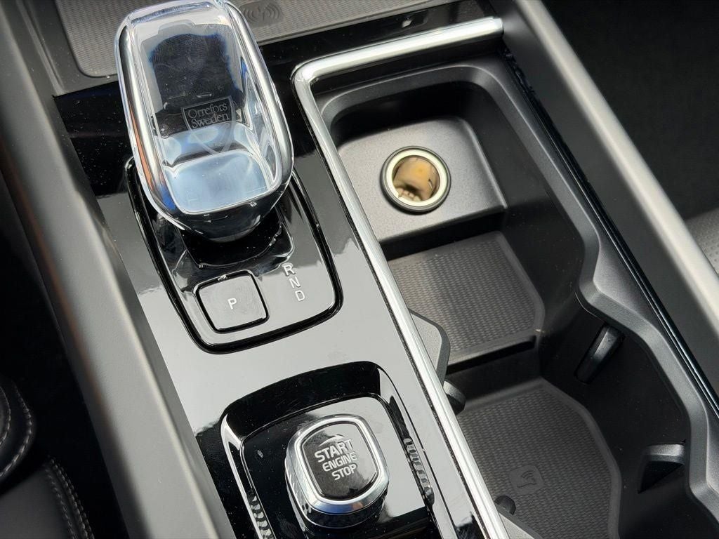 2026 Volvo XC60 B5 Ultra Black Edition