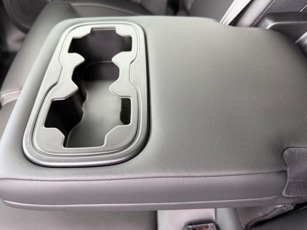 2026 Volvo XC60 B5 Ultra Black Edition