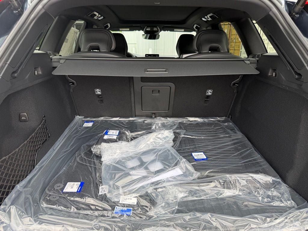 2026 Volvo XC60 B5 Ultra Black Edition