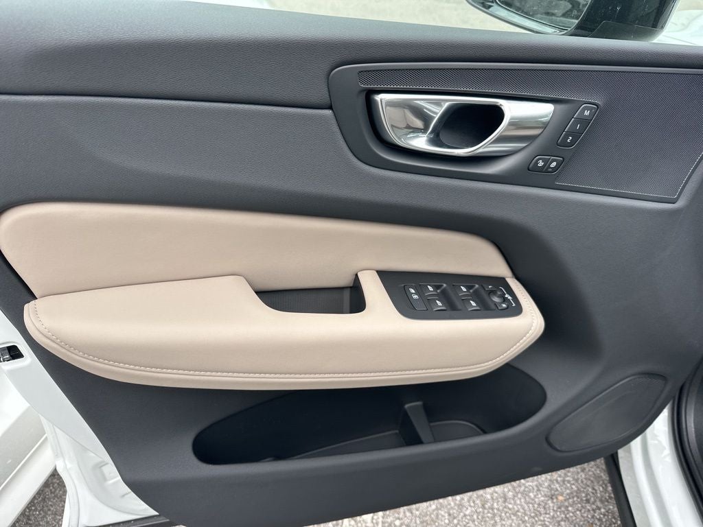 2026 Volvo XC60 B5 Core