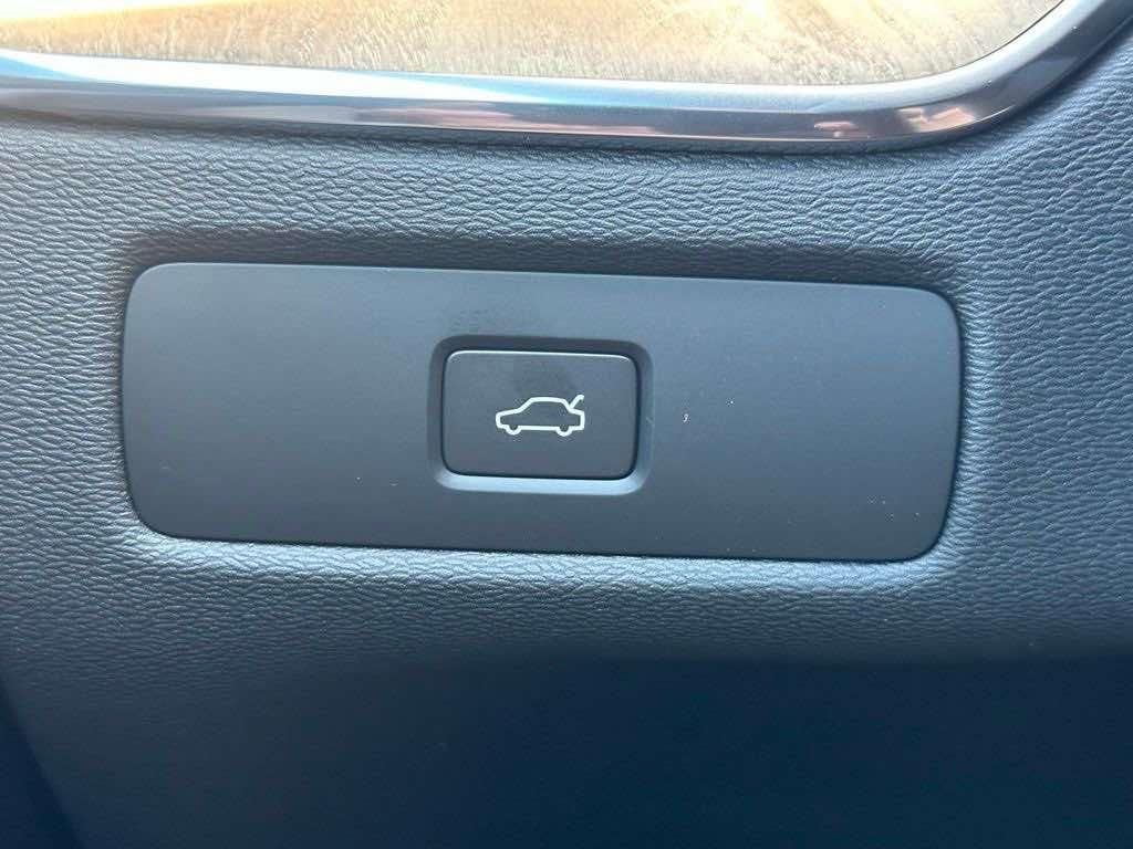 2026 Volvo XC60 B5 Core