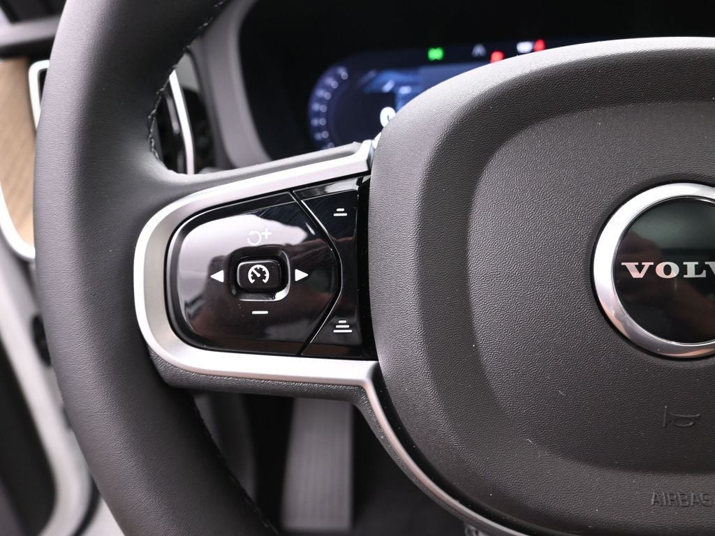 2026 Volvo XC60 B5 Core