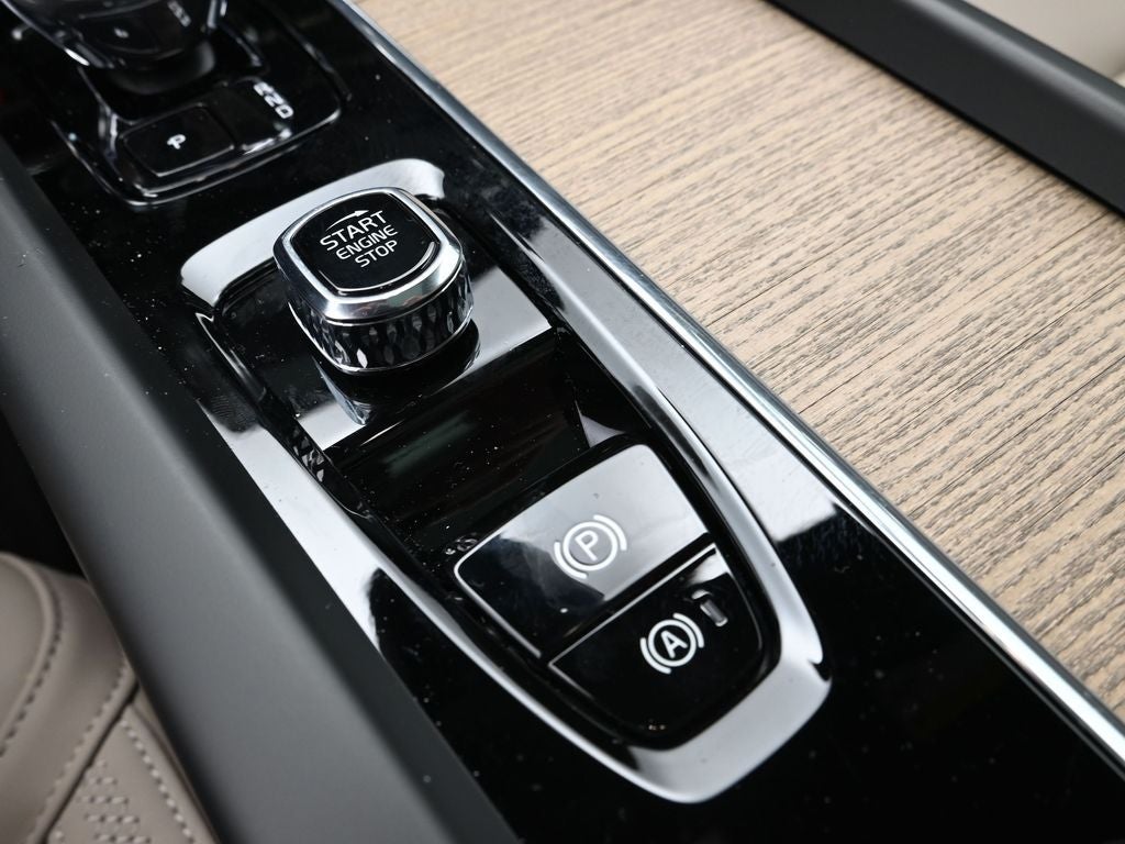 2026 Volvo XC60 B5 Core