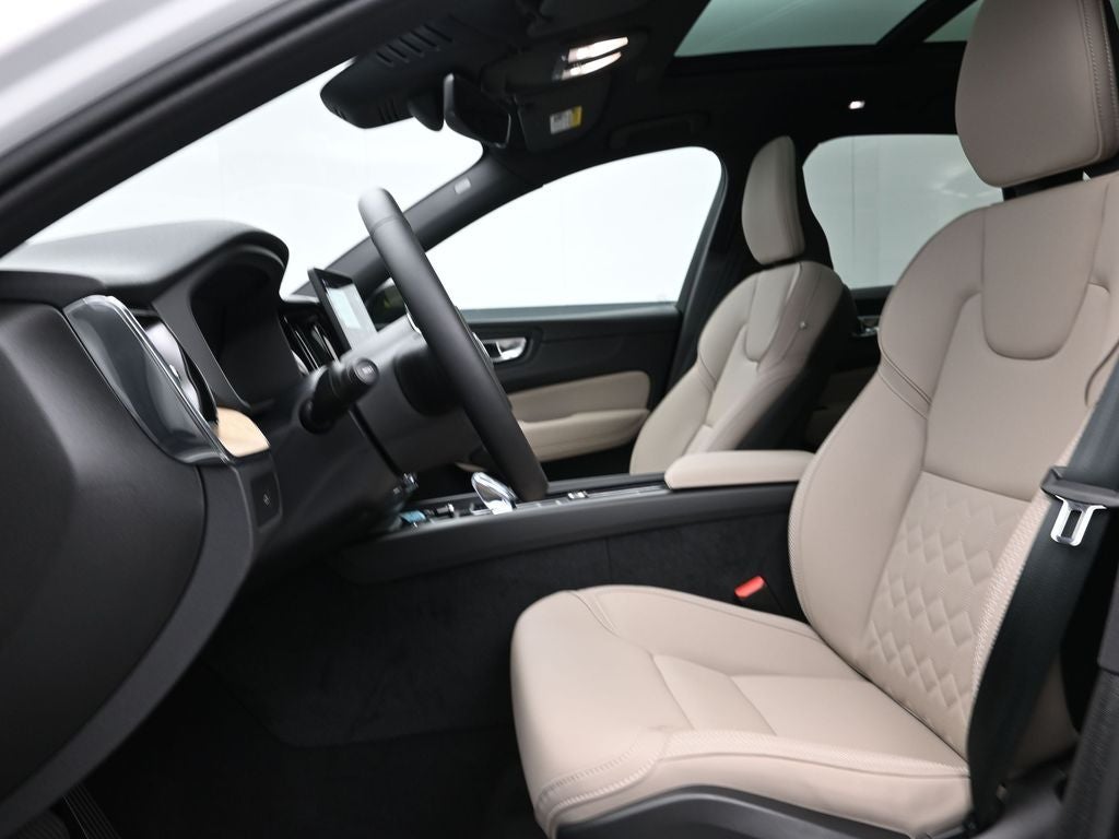 2026 Volvo XC60 B5 Core