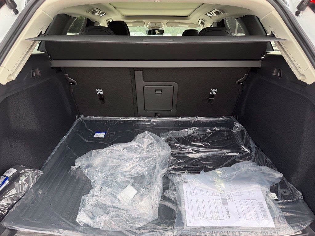 2027 Volvo XC60 B5 Plus
