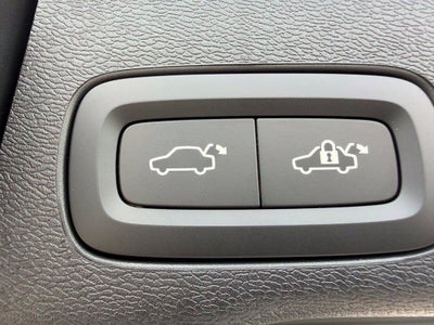 2027 Volvo XC60 B5 Plus