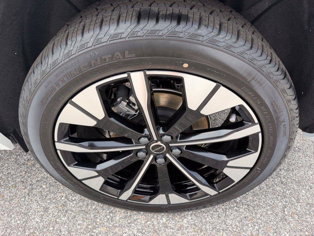 2027 Volvo XC60 B5 Plus