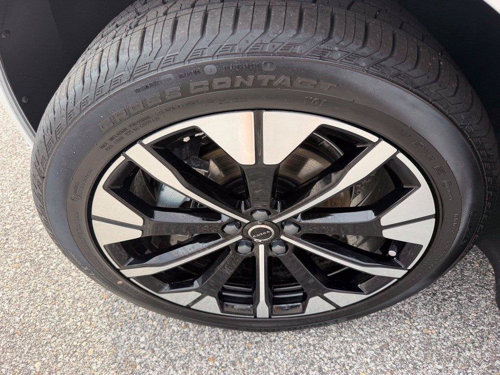 2027 Volvo XC60 B5 Plus
