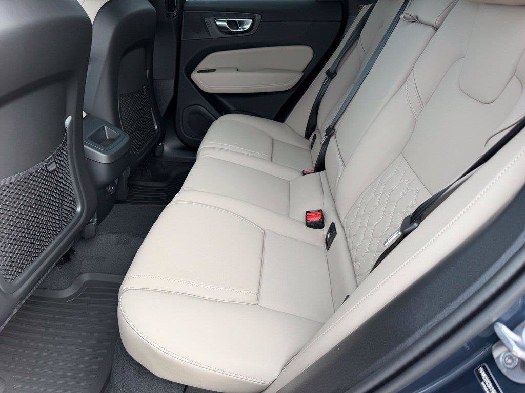 2027 Volvo XC60 B5 Plus