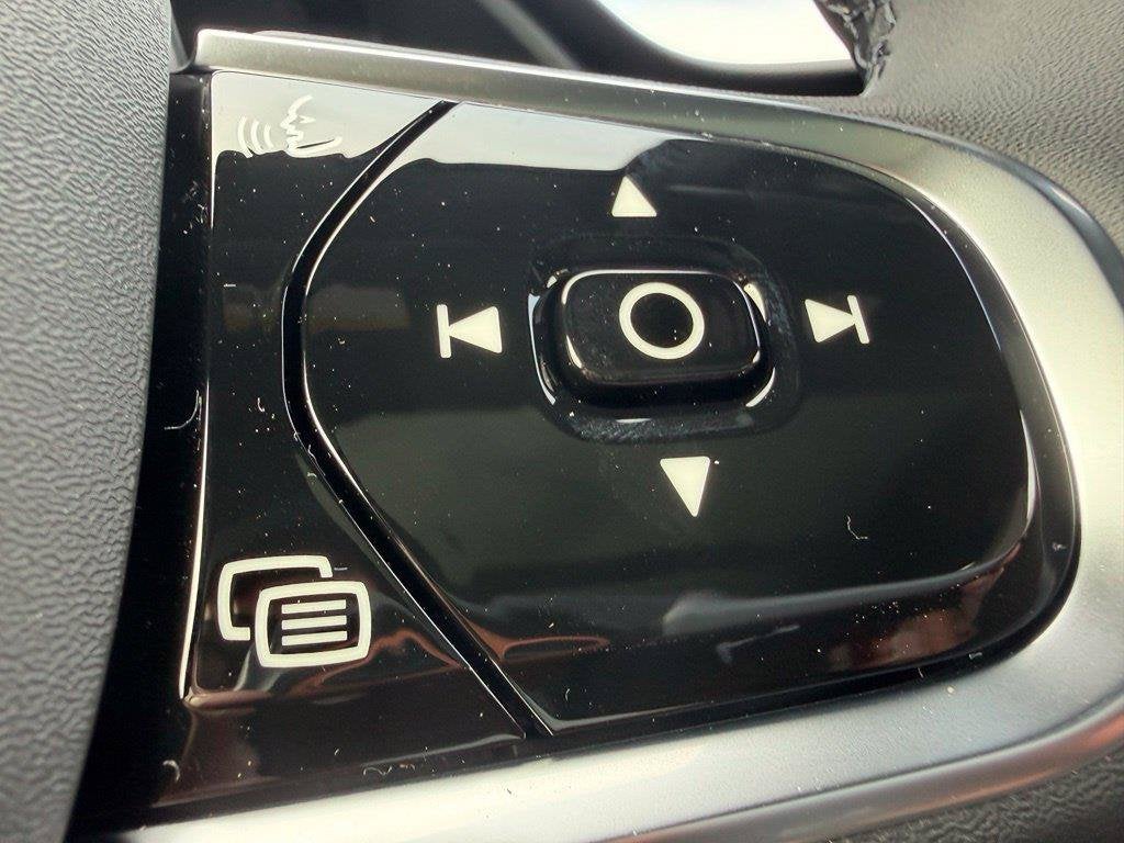 2027 Volvo XC60 B5 Plus