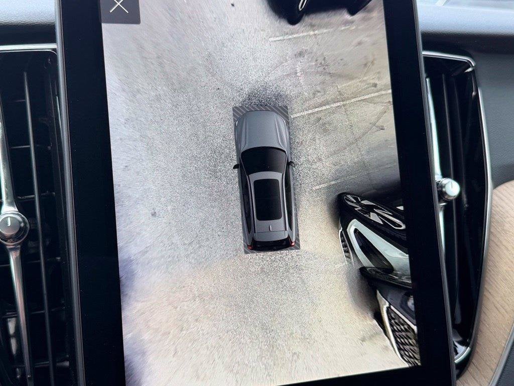2027 Volvo XC60 B5 Plus