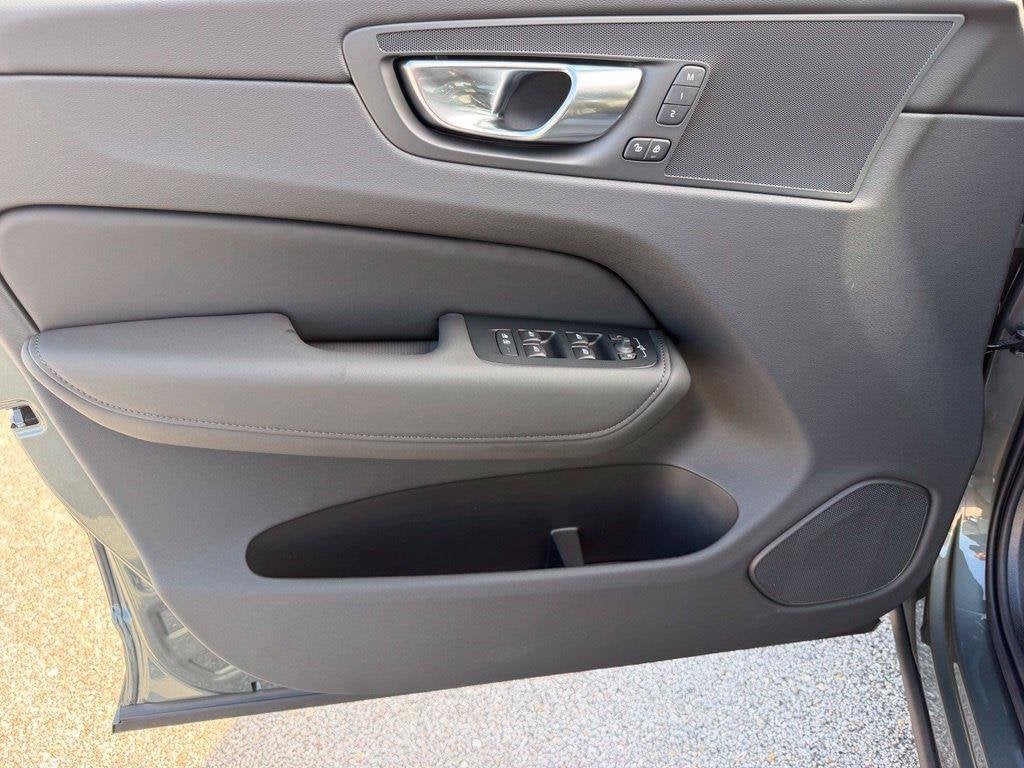 2027 Volvo XC60 B5 Core