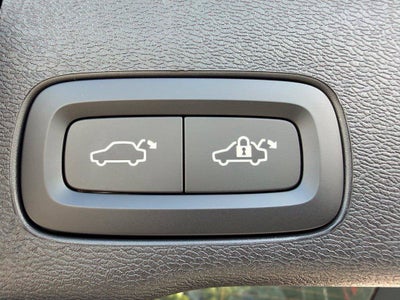 2027 Volvo XC60 B5 Core