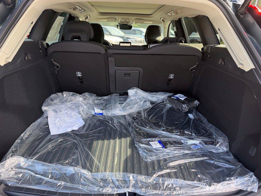 2027 Volvo XC60 B5 Core