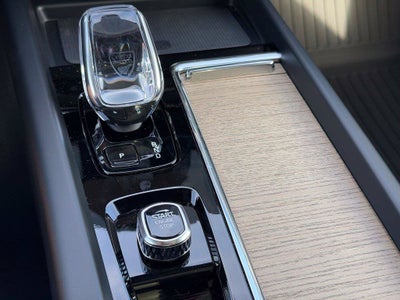 2027 Volvo XC60 B5 Core
